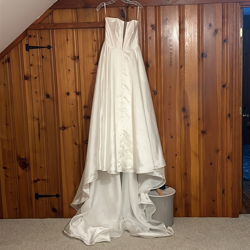 Robynn gown by Love Lives Here Bridal - Picture 3 of 12